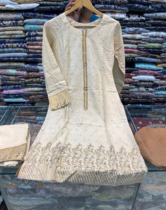 Tenue traditionnelle pakistanaise