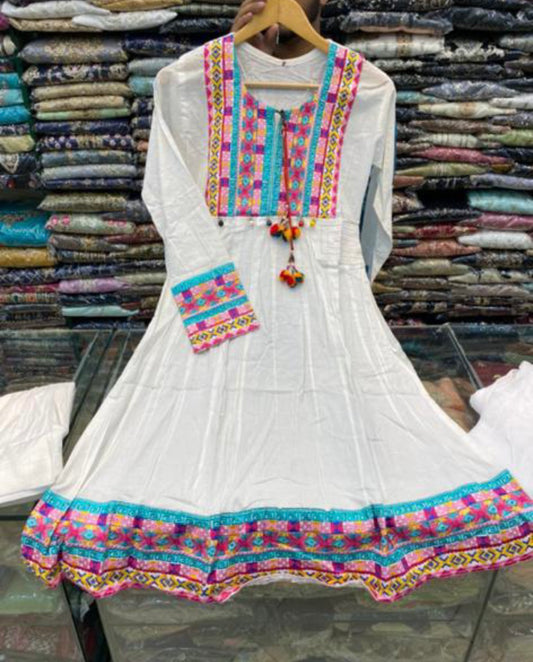 Tenue traditionnelle pakistanaise